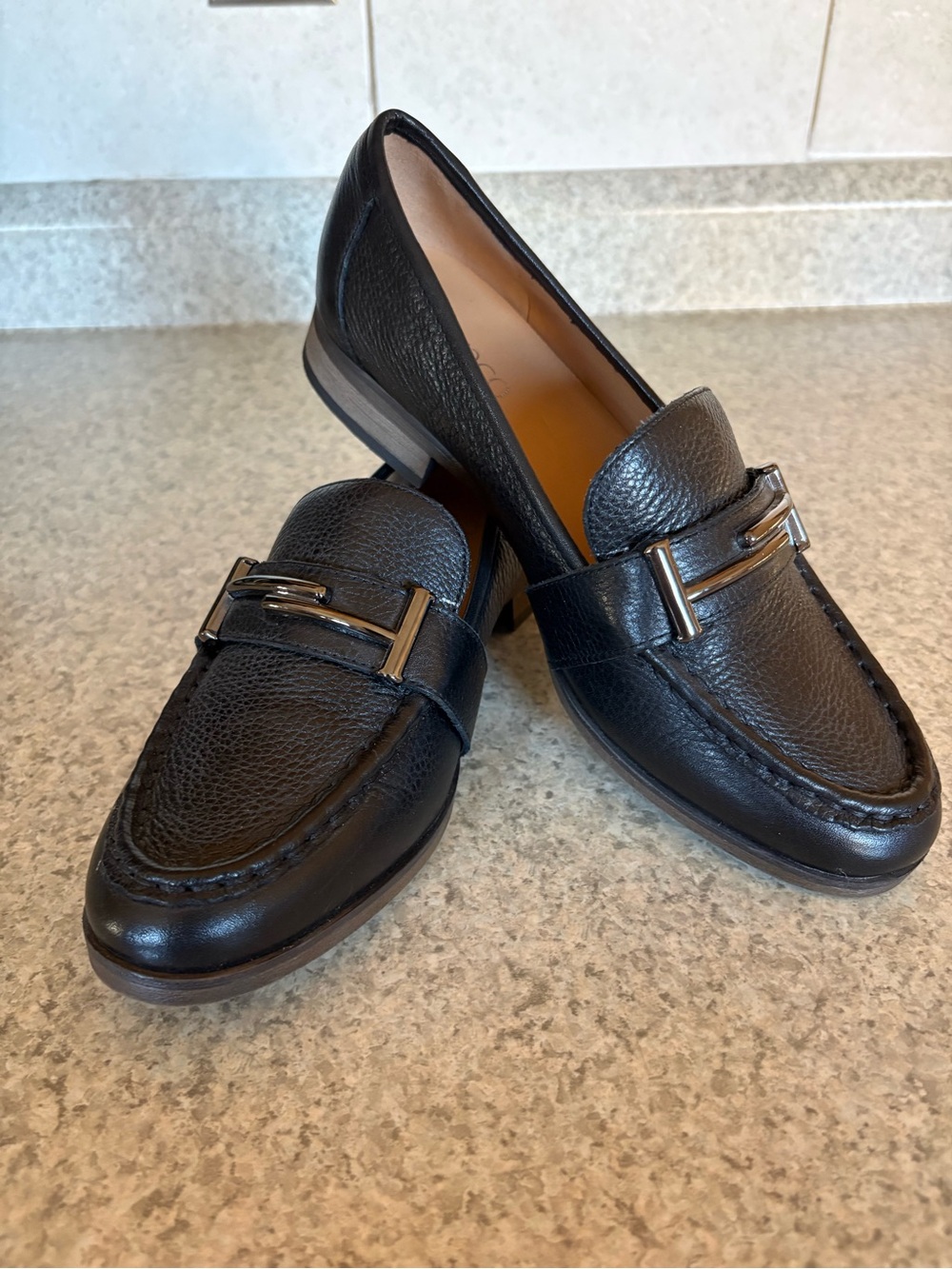 Franco Sarta Classic Black Leather Women’s Loafers with Metal Bit